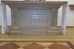 Medinis drožinėtas altorius
